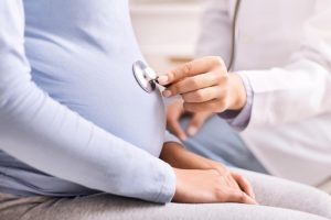 פיטורי עובדת בטיפולי פוריות